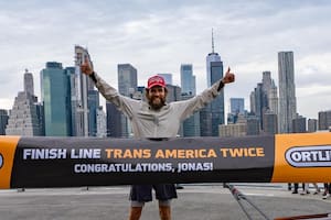 El increíble Forrest Gump alemán: cruzó Estados Unidos en bicicleta y volvió al trote en 100 días
