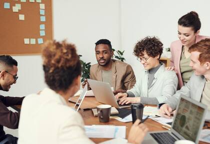 El formulario FAFSA para el año escolar 2024-2025 ya está disponible y debe presentarse antes del 30 de junio de 2025 (Archivo)