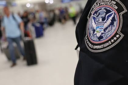 El formulario I-94 sirve para llevar un registro electrónico de las entradas y salidas de un visitante en el país