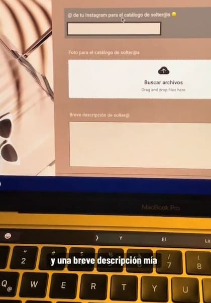 El formulario incluye nombre de la persona, su red social y una breve descripción de cómo es su vida