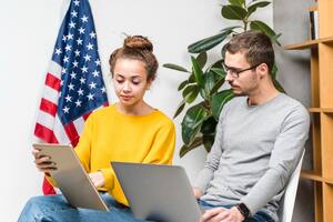 El formulario se puede utilizar para solicitar permisos de viaje, documentos de permisos de permanencia temporal y registros de entrada/salida