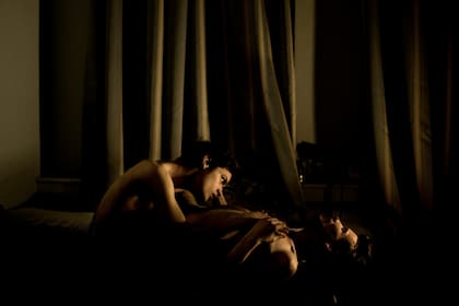 El fotógrafo danés obtuvo el primer premio del concurso con esta imagen de Jon y Alex, una pareja homosexual capturada en un momento de intimidad en San Petersburgo. La foto se vuelve relevante porque llama la atención sobre la homofobia en Rusia.