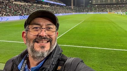 El fotógrafo fue identificado como Alex Rubio