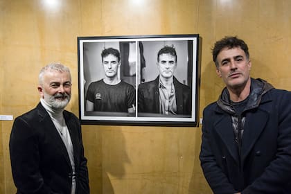 El fotógrafo Germán Romani, fotos del personaje interpretado por Esteban Meloni en "Miedo" (dirigida por Ana Frankel), y Meloni en la Fotogalería del San Martín