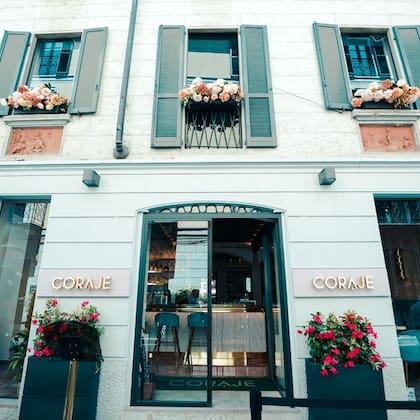 El frente de Coraje, el restaurante de Agustina Gandolfo, la mujer de Lautaro Martínez, en Milán