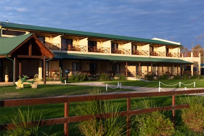 El frente de Un Alto en la Huella, uno de los últimos emprendimientos hoteleros inaugurados en Areco.