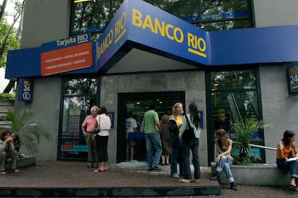 El frente del banco asaltado en 2006