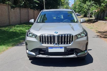 El frente del BMW X1 fue replanteado y tiene una estética personalizada