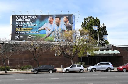 El frente del canal estatal anunciando los partidos del Mundial 2022, en el que terminaría consagrándose la Argentina