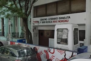 Atacaron el Centro Literario Israelita en La Plata con una bomba molotov