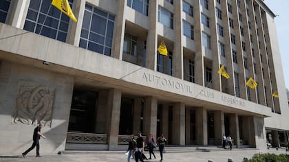 El frente del edificio, inicio del monumentalismo en la arquitectura