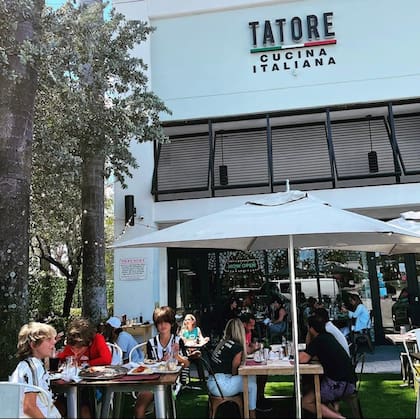 El frente del local en Miami.