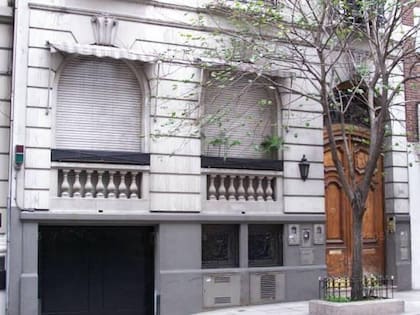 El frente del petit hotel de María Julia Alsogaray