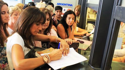 El Frente Renovador lanza campaña de firmas para sumar mujeres en la Corte