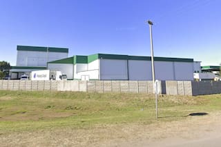 Un emblemático frigorífico suspendió a 500 empleados y su producción y lo acecha un fantasma