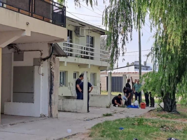 Robo fallido. Un delincuente murió desangrado al cortarse la pierna con un vidrio cuando quiso entrar a un departamento