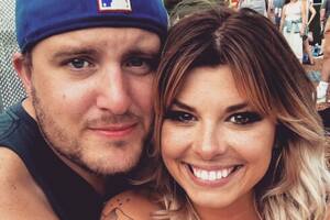 Él fue el padrino de casamiento de ella y ahora se convirtió en su esposo