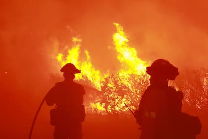 El fuego destruyó 1400 estructuras en Nuevo México y provocó al menos un muerto
