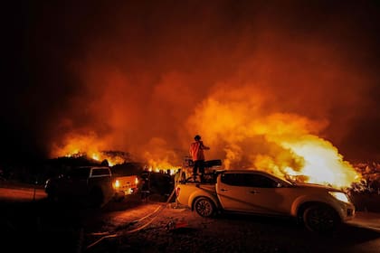 El fuego en el área rural de Epuyén