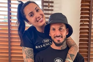 La esposa del Pipa Benedetto rompió el silencio en medio de los rumores de romance entre el futbolista y Sabrina Rojas