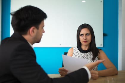 El funcionario consular puede hacer las preguntas que crea conveniente, según la información del solicitante