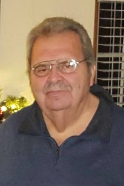 El funeral de Alex Nicholas Chronis fue una ceremonia privada en la que solo estuvieron presentes los familiares más cercanos