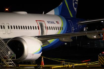 El fuselaje del avión de Boeing que perdió la puerta en pleno vuelo