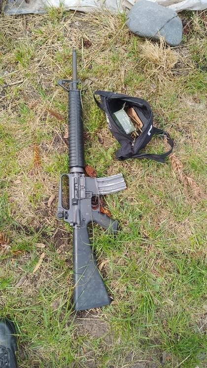 El fusil que estaba en manos de delincuentes comunes que hacían entraderas en La Plata