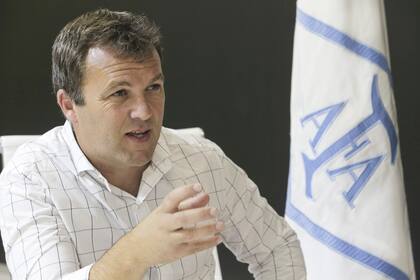 "El fútbol argentino está muy cerrado..., hay celos, vanidad, egos", se lamenta Romeo