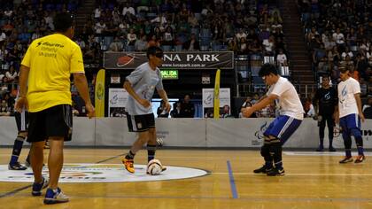 El fútbol para ciegos también estuvo presente en el Luna Park