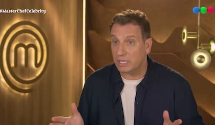 El futbolista es una de las grandes figuras del reality de cocina (Foto: @masterchefargentina)