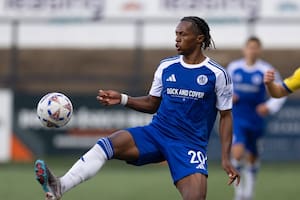 Un jugador murió al chocar con su auto cuando regresaba de un partido en Inglaterra