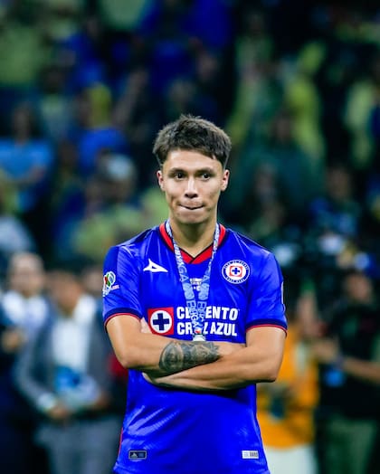 El futbolista mexicano Rodrigo Huescas comenzó su carrera en el club Cruz Azul (Facebook/Rodrigo Huescas)