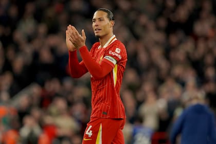 El futbolista neerlandés Virgil van Dijk es una garantía en la defensa de Liverpool