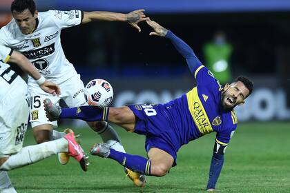 El futuro de Carlos Tevez todavía es una incógnita