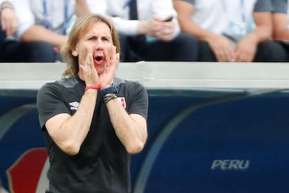 Ricardo Gareca en un partido con la selección de Perú, su último equipo