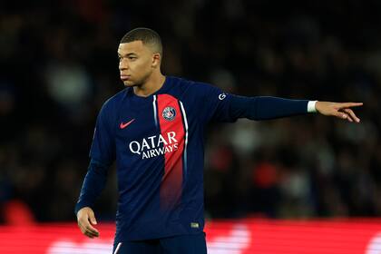 El futuro de Kylian Mbappé en París Saint-Germain puede estar atado a la continuidad o no del equipo francés en la Champions League