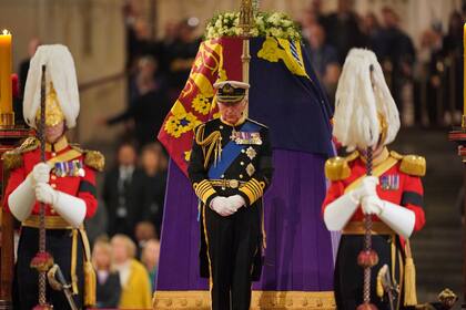 El futuro de la monarquía británica ahora recae sobre rey Carlos III William, príncipe de Gales (Dominic Lipinski/Pool Photo via AP)