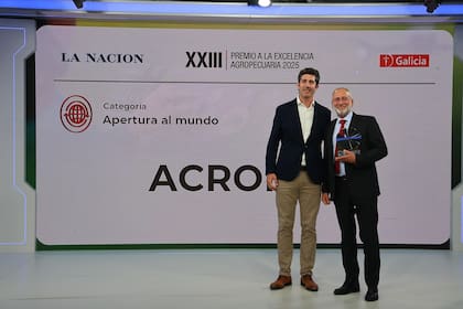 El galardón fue entregado por Agustín Bergés, gerente Comercial de LA NACION, a Luis Eduardo Slaboch, socio fundador de Acronex, que ganó en la categoría Mejor Apertura al Mundo
