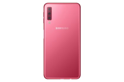 El Galaxy A7 tiene una pantalla de 6 pulgadas, tres cámaras traseras y estará disponible en rosa, dorado y negro