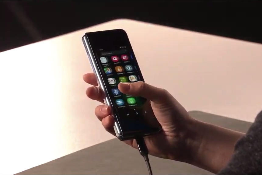 El Galaxy Fold cerrado