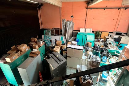 El galpón de Sur Finanzas allanado esta tarde.