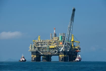 El gas de Vaca Muerta deberá competir también con el del Pre-salt, que es la reserva offshore estrella de Brasil, que se encuentra a entre 180 a 200 kilómetros de la costa de Río de Janeiro, a una profundidad del agua de 2000 metros