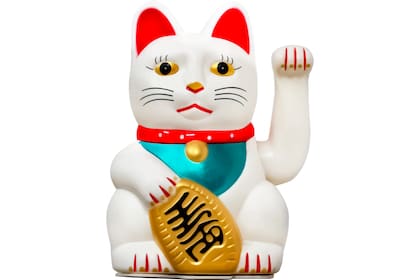 El gato de la suerte, es conocido como Maneki-neko en Japón y  Zhaocai Mao en China (Foto: Pixabay)