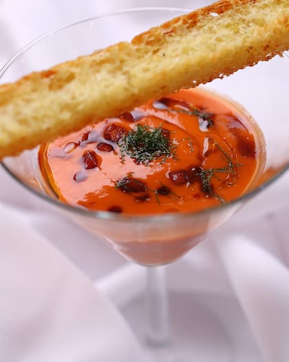 El gazpacho andaluz de Blue, en el Teatro Colón