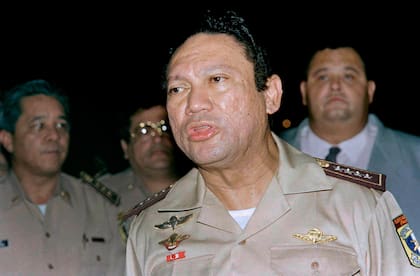 El general panameño Manuel Antonio Noriega en Panamá en mayo de 1989. (AP foto)