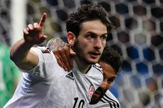 El delantero desconocido que eclipsó a Zlatan y dejó a España con un pie en el Mundial de Qatar