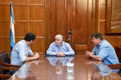 El gerente comercial de Exponenciar, Patricio Frydman; el secretario de Agricultura, Fernando Vilella, y el CEO de Exponenciar, Martín Schvartzman