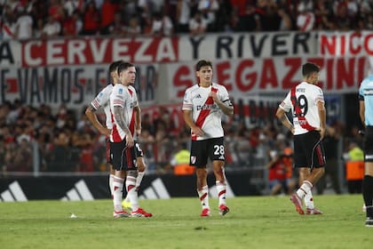 El gesto de los jugadores de River, tras la derrota