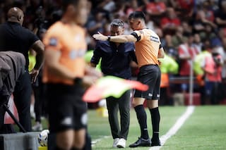 El gesto de Gallardo al árbitro que terminó en expulsión, en el partido entre River y Argentinos Juniors